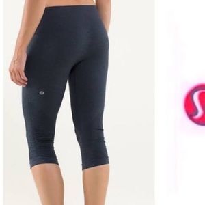 Lulu lemon 🍋 cropped workout 🏋️‍♂️ pants